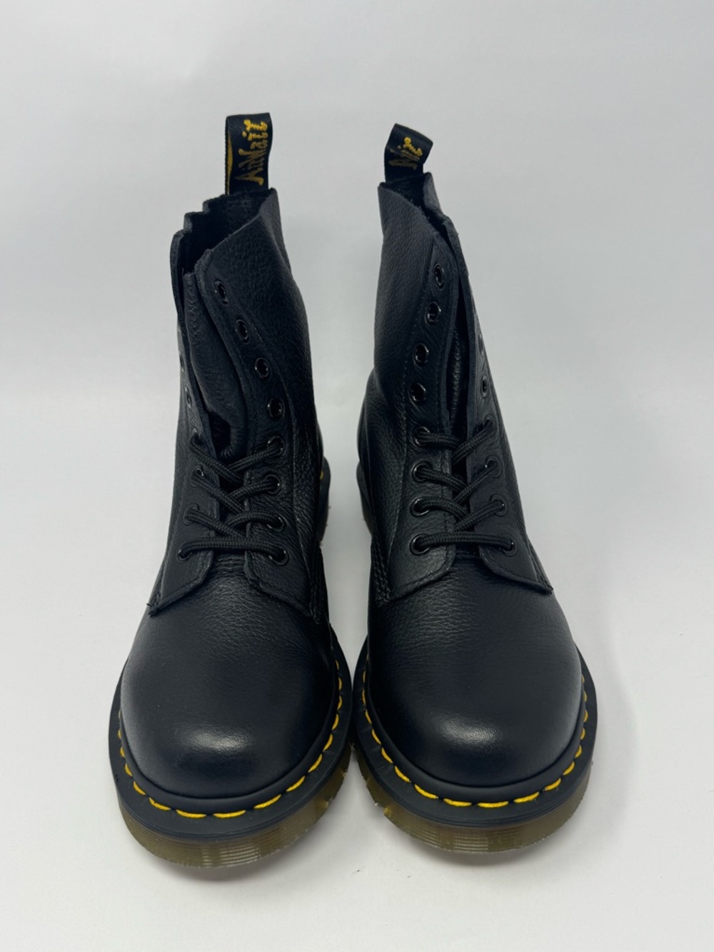 Doc Dr. Marten's Black 1460 Pascal Virginia Leather Boots Women’s Size 6 No Lid - Picture 2 of 7